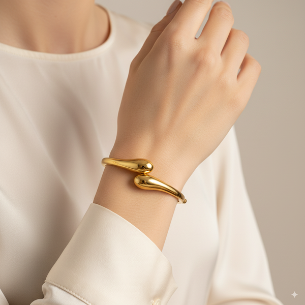TEAR DROP CUFF LADIES BANGLE IN (SAUDI) 18K YELLOW GOLD
