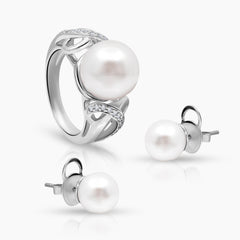 6.5 - WHITE PEARL LADIES RING AND STUD EARRINGS SET WITH DIAMOND 33=0.18 / 8.2 / 1 CARAT DIAMONDS IN 14K WHITE GOLD