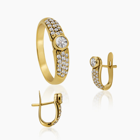 8 - DIAMOND LADIES RING AND HOOP EARRINGS SET WITH DIAMOND 3=0.60/ 70=0.625 CARAT DIAMONDS IN 14K YELLOW GOLD