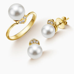 6 - ROUND WHITE FRESH WATER PEARL LADIES RING AND STUD EARRINGS SET WITH DIAMOND ACCENTS IN 14K YELLOW GOLD