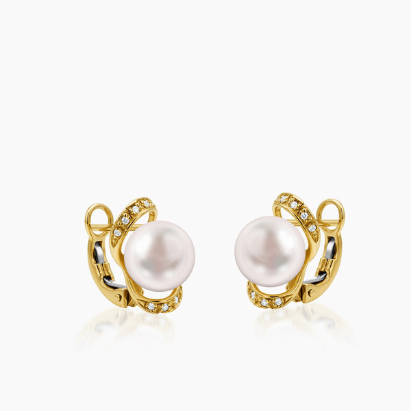 9 - WHITE FRESH WATER PEARL WITH DIAMONDS LADIES RING AND HUGGIE EARRINGS SET WITH 30=0.10 / 6.6 / 4.29 CARAT DIAMONDS IN 14K YELLOW GOLD