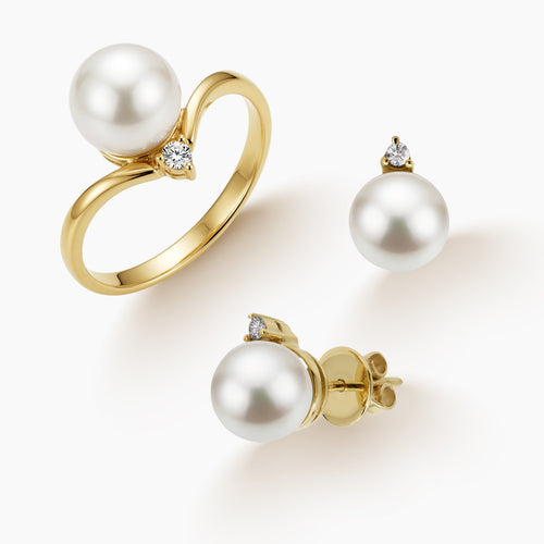 7 - ROUND WHITE FRESH WATER PEARL LADIES RING AND STUD EARRINGS WITH DIAMONDS SET IN 14K YELLOW GOLD