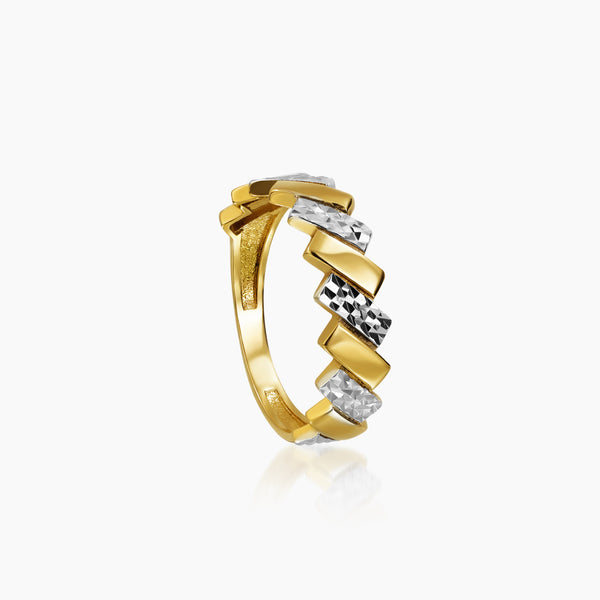 5 - TWO-TONE ALTERNATING DIAMOND CUT LADIES RING IN (SAUDI) 18K YELLOW GOLD AND WHITE GOLD