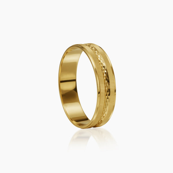 DIAMOND-CUT PATTERN WEDDING RING IN (SAUDI) 18K YELLOW GOLD