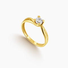 5- SPLIT BAND ENGAGEMENT RING WITH ROUND-CUT STONE IN (SAUDI) 18K YELLOW GOLD