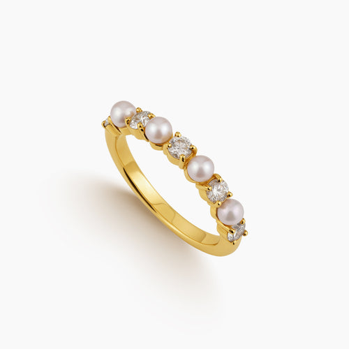 6.75 - ALTERNATING PEARL AND DIAMOND LADIES RING IN 18K YELLOW GOLD