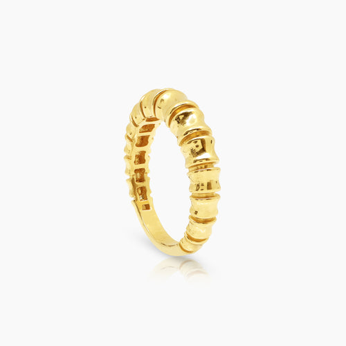 8" THIN RIBBED LADIES RING IN (SAUDI) 18K YELLOW GOLD