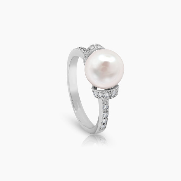 5 1/4" PEARL AND DIAMOND LADIES RING WITH 28=0.18 / 2.8-2.07 IN 14K WHITE GOLD