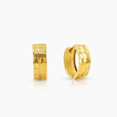 SCALED DIAMOND CUT LADIES HOOP EARRINGS IN (SAUDI) 18K YELLOW GOLD