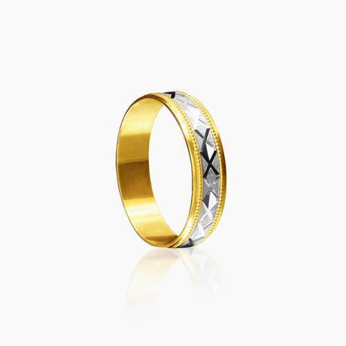 10 - TWO-TONE WEDDING RING WITH X PATTERN IN (SAUDI) 18K YELLOW GOLD AND WHITE GOLD