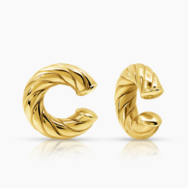 SINGLE PIECE TWISTED C-SHAPED LADIES EAR CUFF EARRINGS IN (SAUDI) 18K YELLOW GOLD