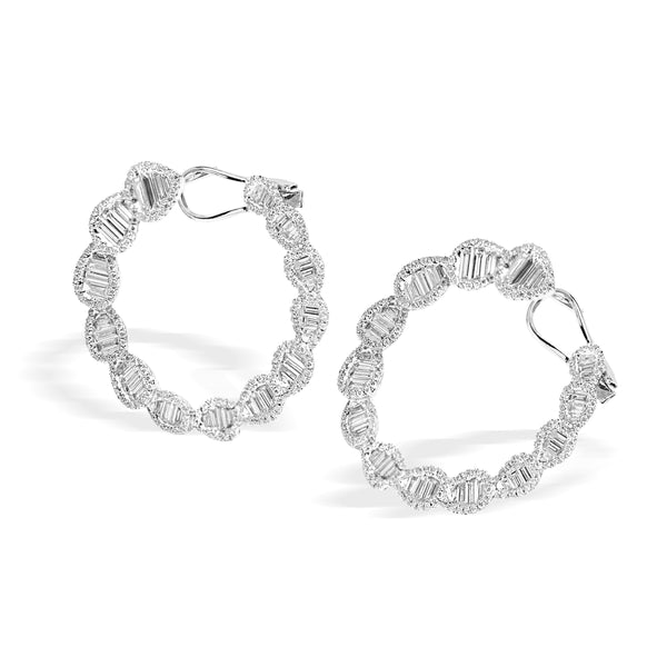 DIAMOND BANGUETTES CUT EARRINGS IN 18K WG