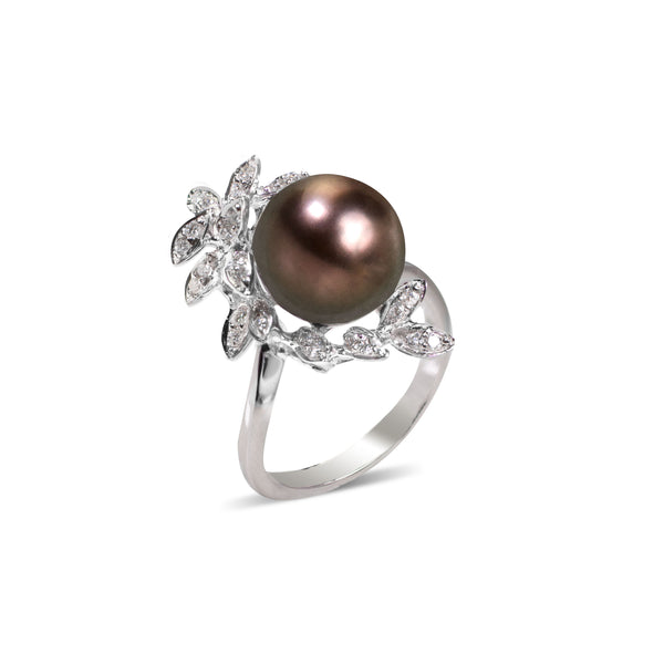 TAHITIAN SOUTH SEA PEARL SET WITH DIAMONDS IN 18K WHITE GOLD