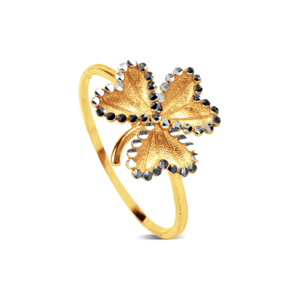 TWO-TONE CLOVER RING IN 18K GOLD