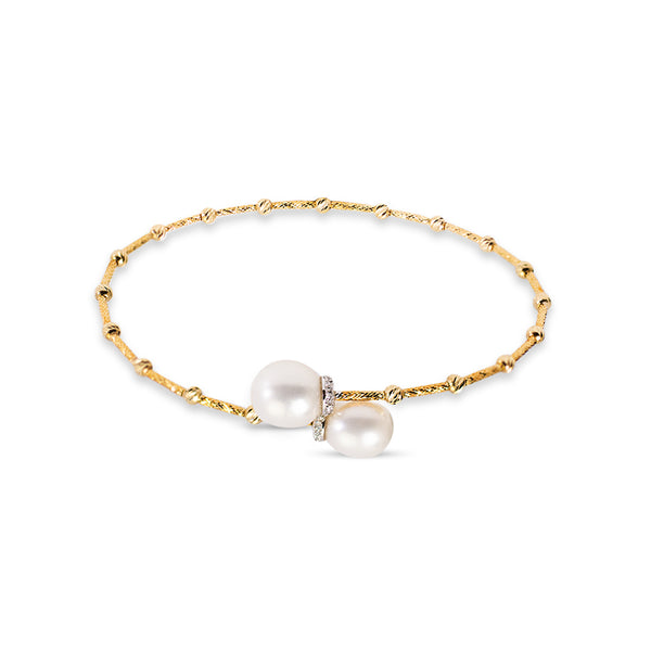 TEXTURED BANGLE BRACELET WITH CULTURED PEARL IN 14K YELLOW GOLD