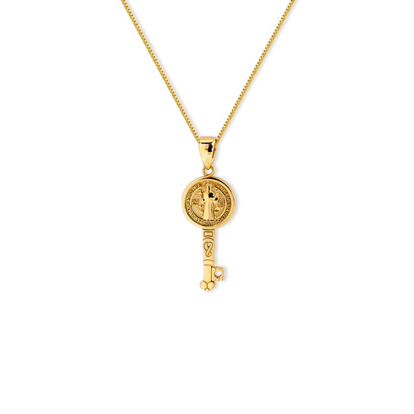 ST. BENEDICT PENDANT WITH FINE BOX CHAIN IN 18K YELLOW GOLD